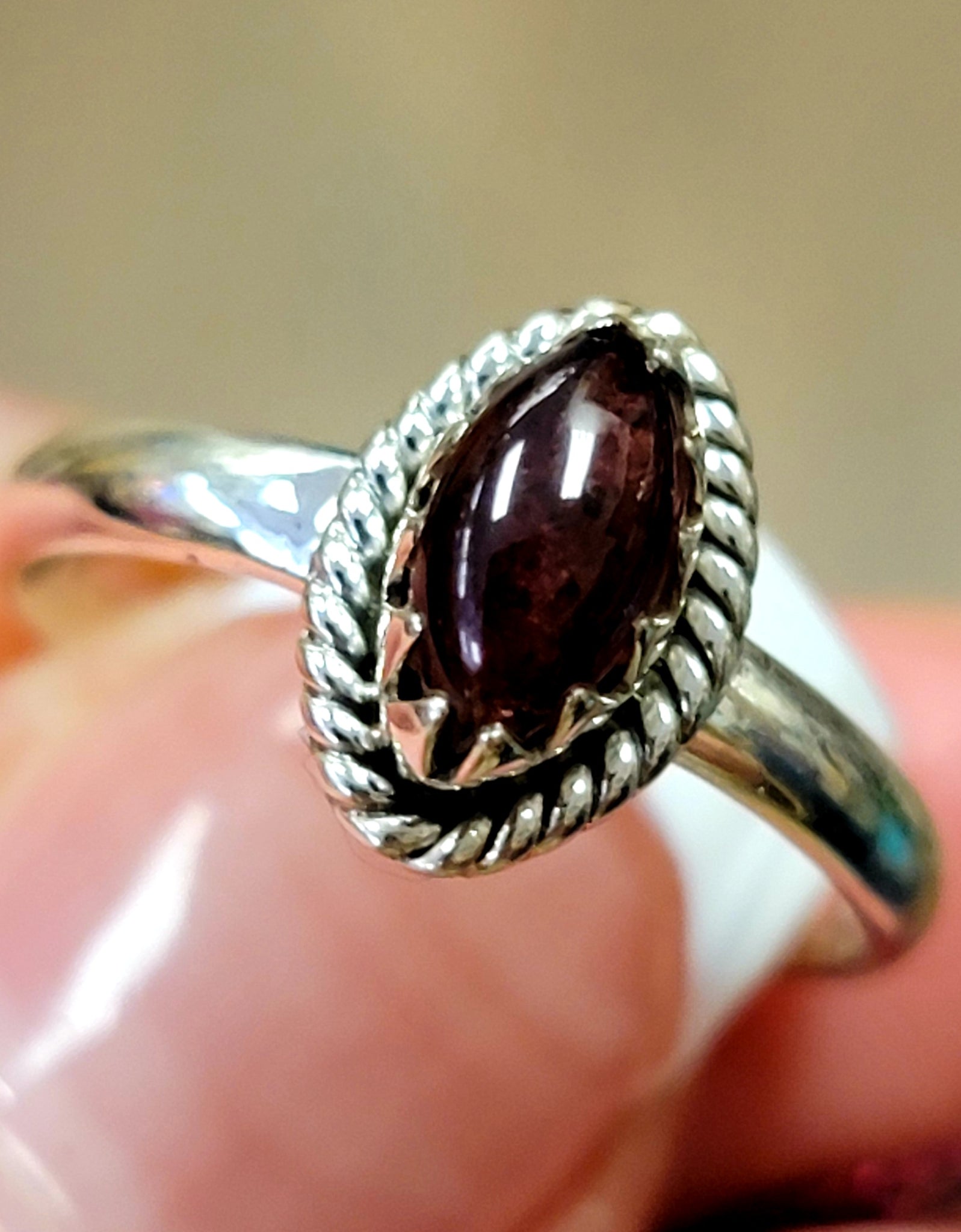 Garnet size 6