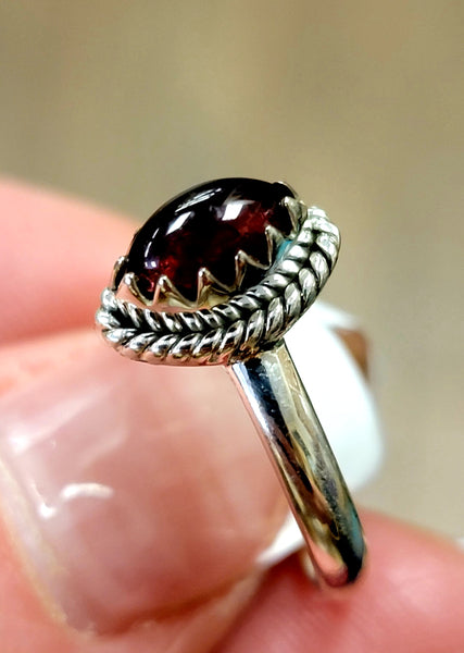 Garnet size 6
